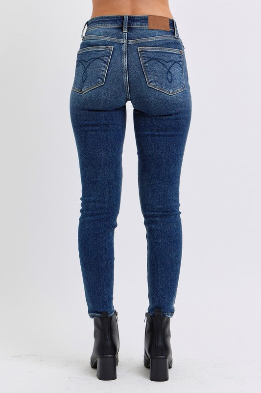 Judy Blue Full Size Mid-Rise Waist Skinny Jeans with Pockets Judy Blue Full Size Mid-Rise Waist Skinny Jeans with Pockets